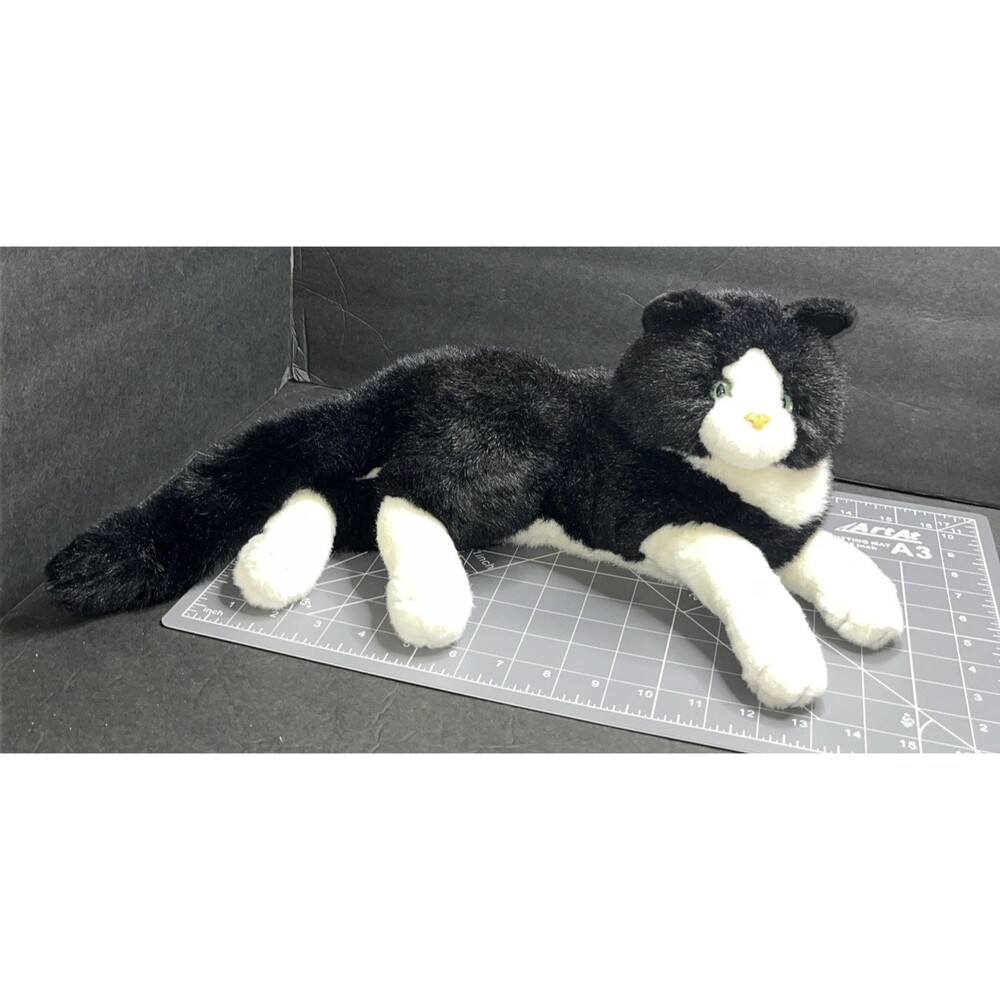 Douglas Cuddle Tuxedo Cat Black And White Pink Nose Laying Down NO WHISKERS
